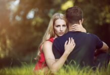 Descifrando el Feeling: ¿Cómo Saber si Existe Conexión? Descifrando el Feeling: ¿Cómo Saber si Existe Conexión?